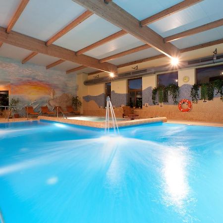 Jantar-Spa Kompleks Wypoczynkowo-Rehabilitacyjny Niechorze Ngoại thất bức ảnh
